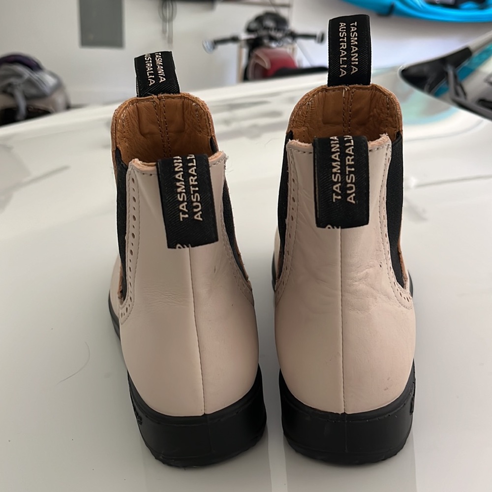 Cream high top Blundstones - Picture 3 of 7